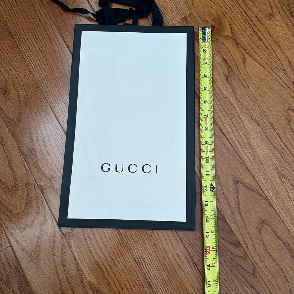 Gucci Paper Shopping Bags - Picture 10 of 12